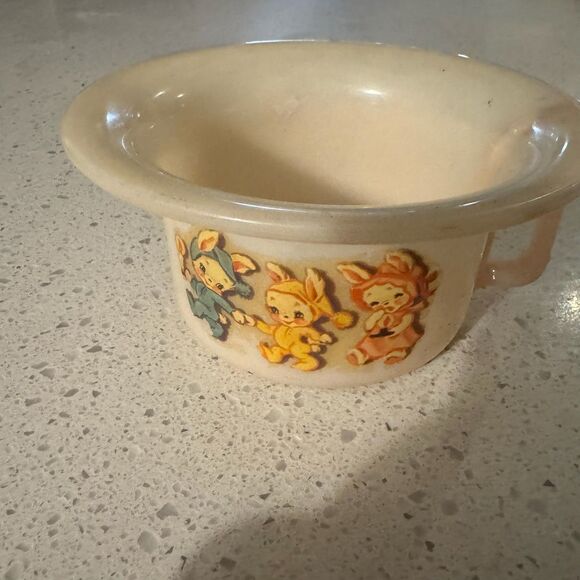 Vintage 1940's tots trainer plastic potty cream three bunnies 7" x 3" - Picture 2 of 5